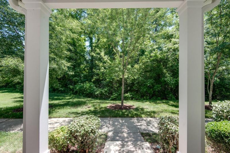 805 Hobbit Ln, Nashville, TN 37211
