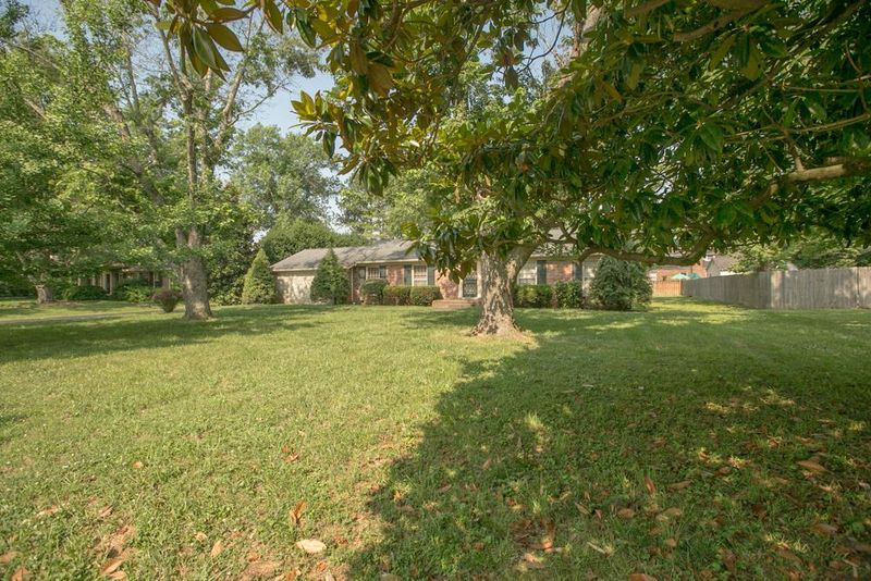 1111 Whitehall Rd, Murfreesboro, TN 37130