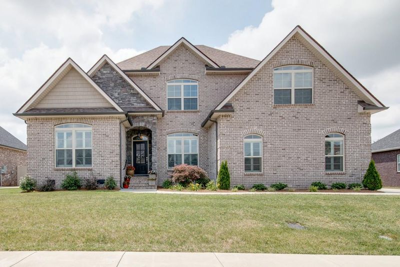 2320 Lionheart Dr, Murfreesboro, TN 37130