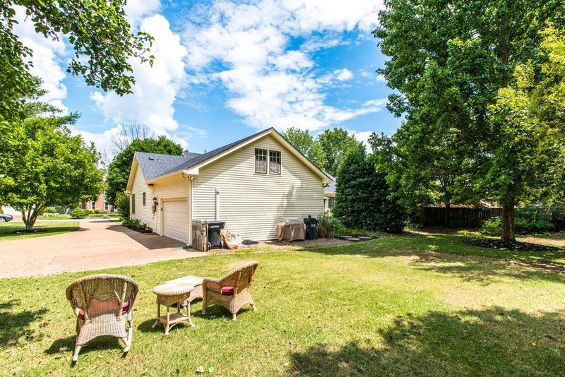 1504 Holmes Cir, Franklin, TN 37064