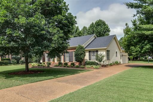 1504 Holmes Cir, Franklin, TN 37064