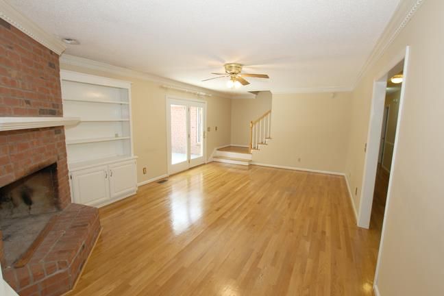 5802 Elam Rd, Murfreesboro, TN 37127