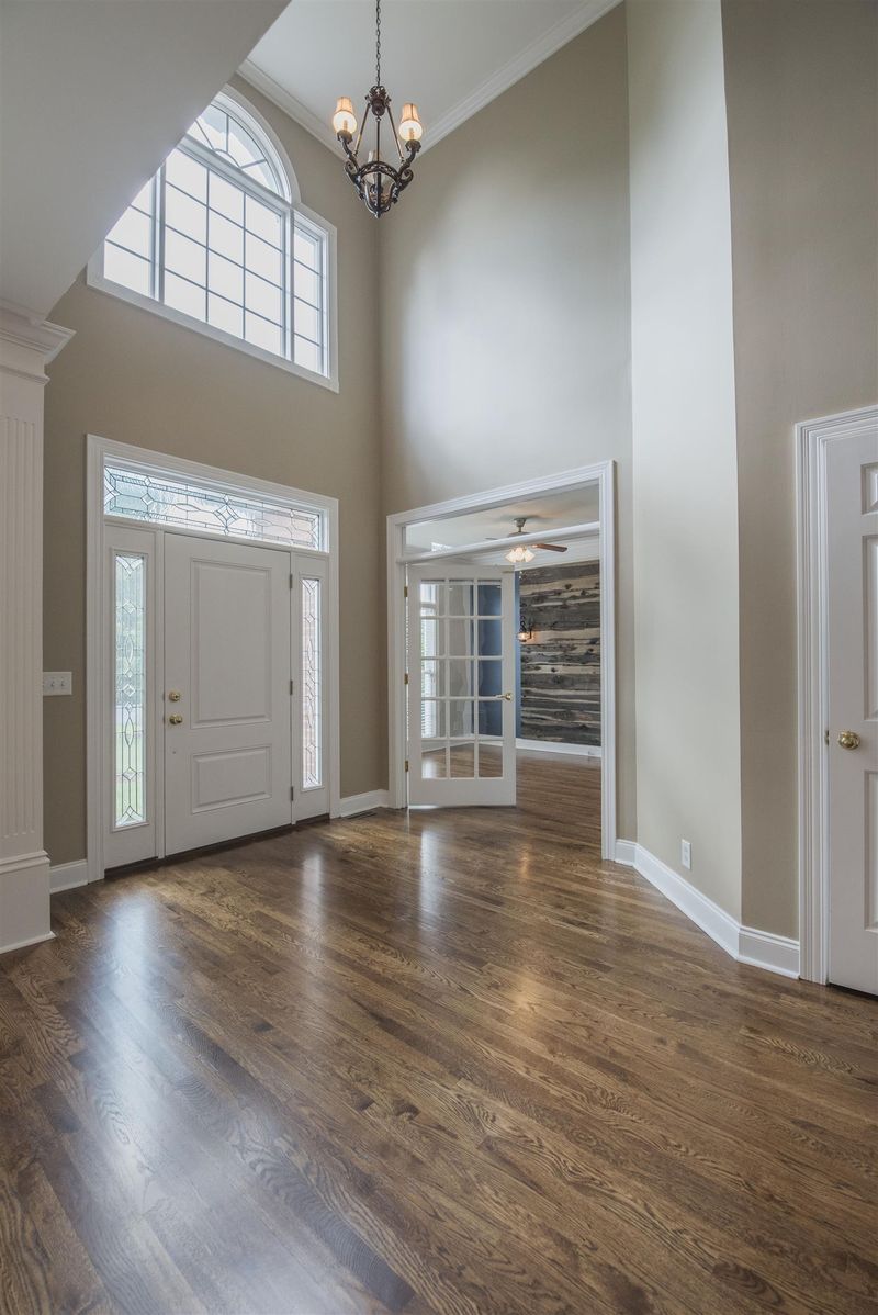 2198 Northwoods Dr, Murfreesboro, TN 37129