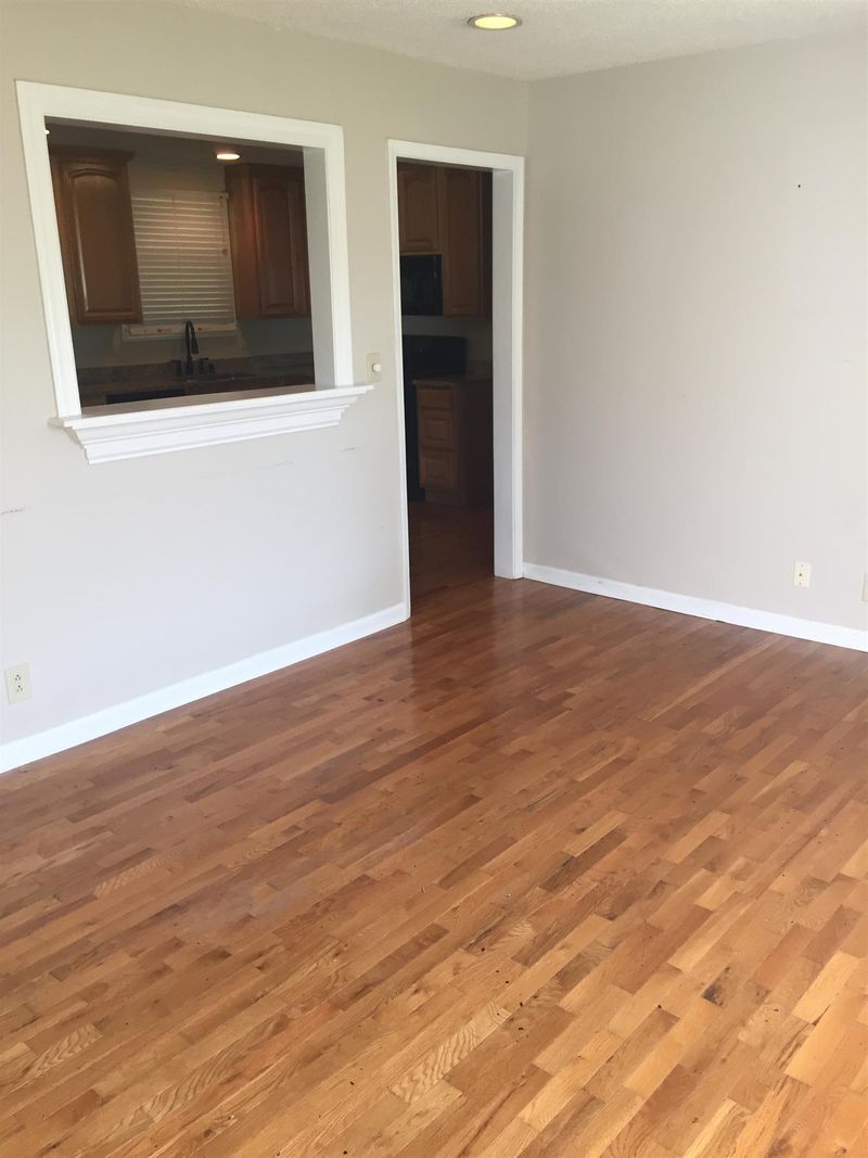 105 Deer Dr, La Vergne, TN 37086