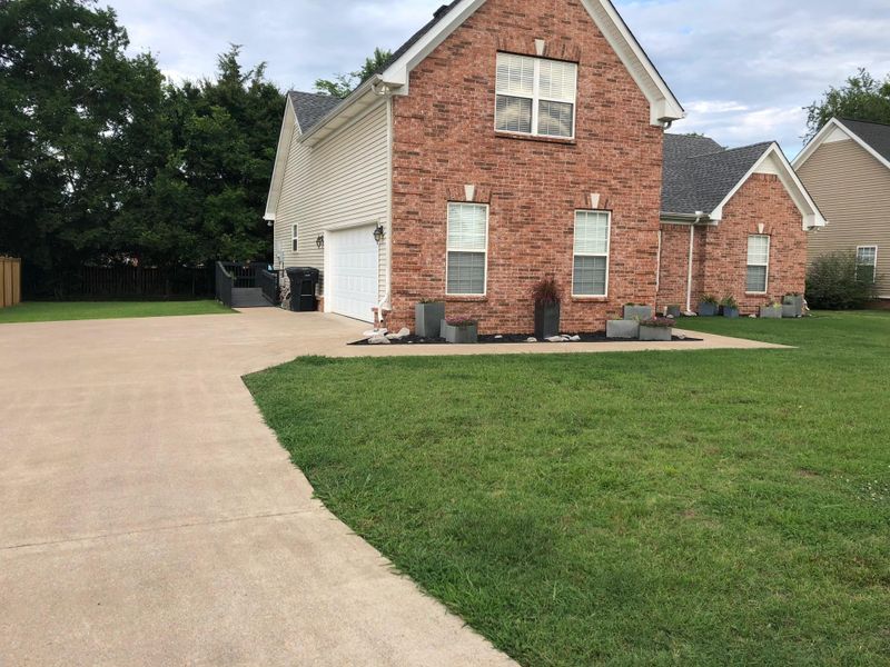 1807 Potters Ct, Murfreesboro, TN 37128