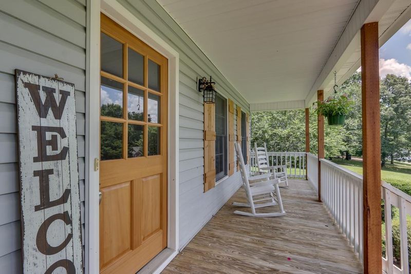 182 Hickory Hollow Dr, Dickson, TN 37055