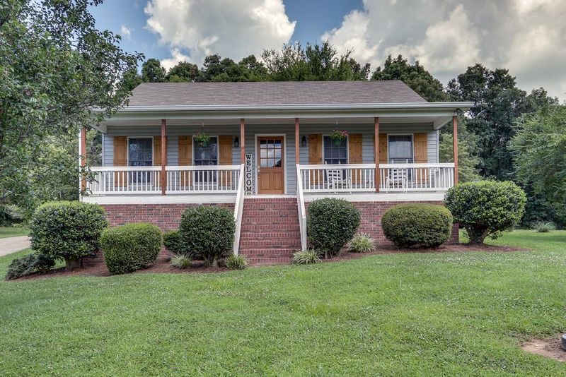 182 Hickory Hollow Dr, Dickson, TN 37055