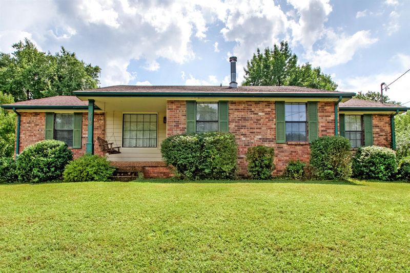 718 Albany Dr, Hermitage, TN 37076