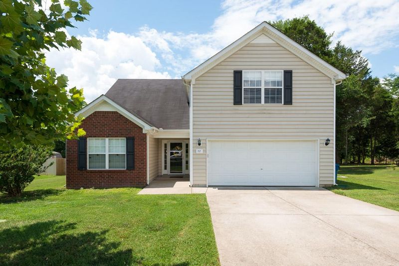 717 Silverhill Dr, Murfreesboro, TN 37129
