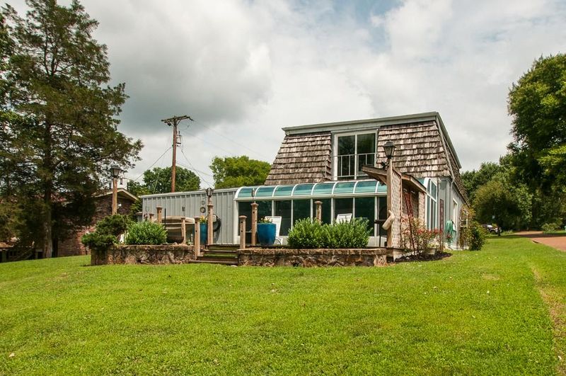 1026 Forest Harbor Dr, Hendersonville, TN 37075
