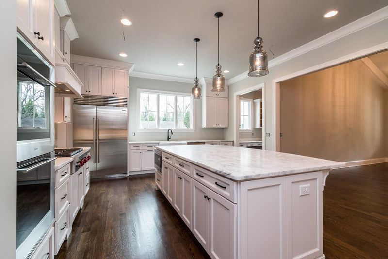 1625 S Observatory Dr, Nashville, TN 37215