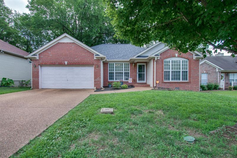 521 Leslie Ann Ct, Hermitage, TN 37076