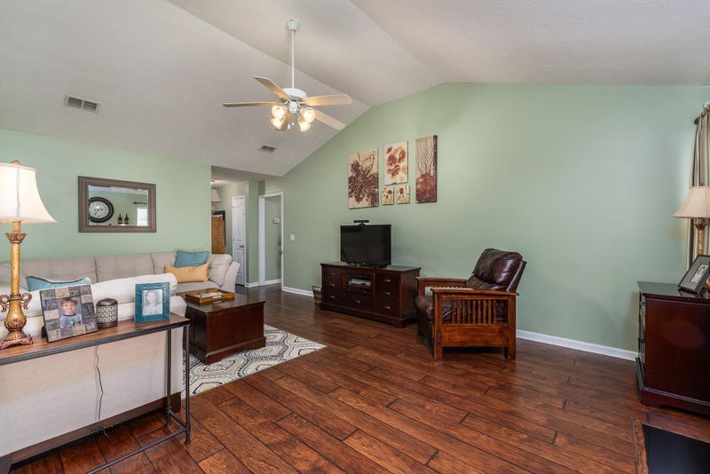 825 Pantera Dr, Murfreesboro, TN 37128