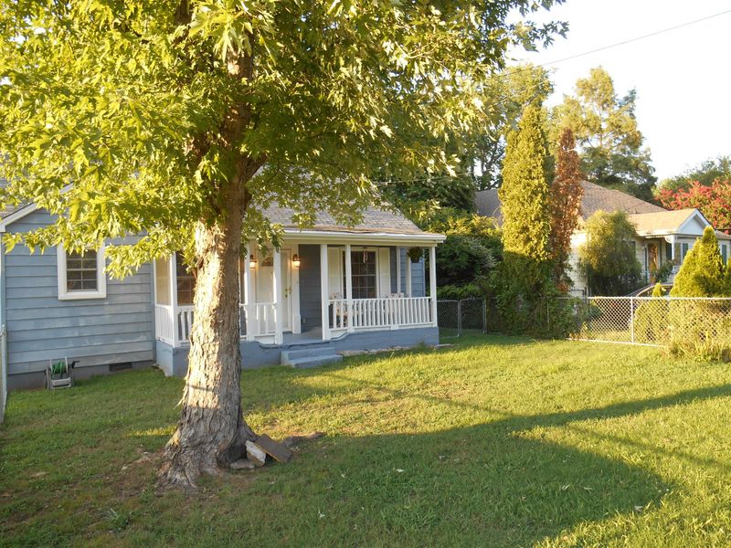 6320 Alamo Pl, Nashville, TN 37209