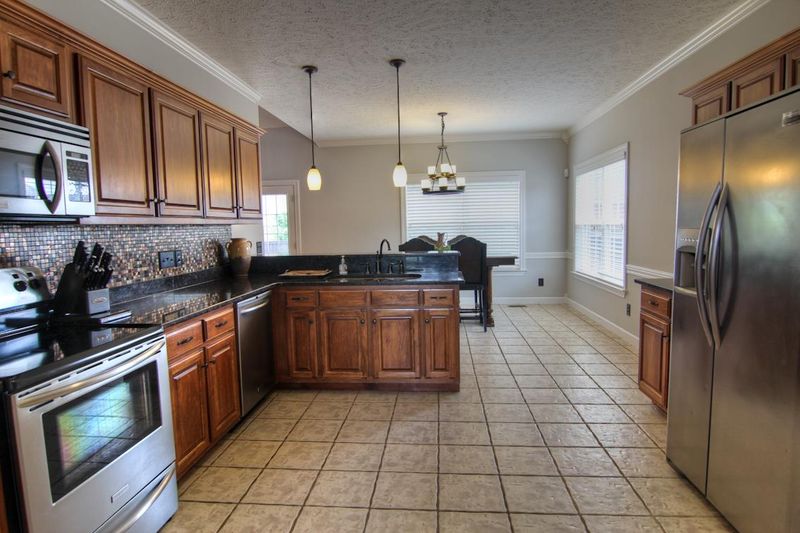 726 Indian Park Dr, Murfreesboro, TN 37128