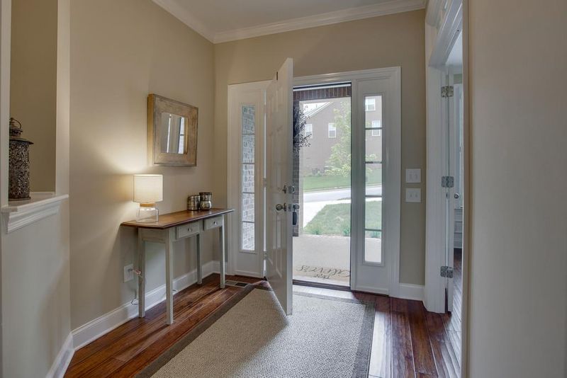 6824 Christiansted Ln, Nashville, TN 37211