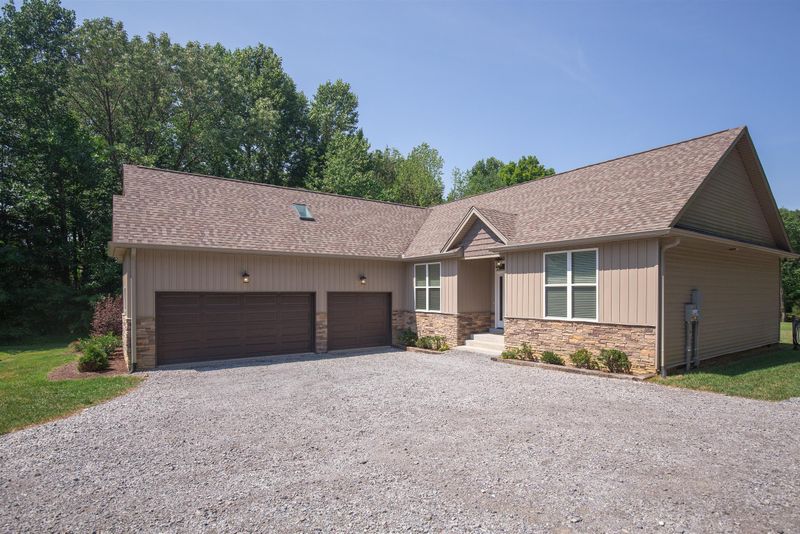 1045 N Corinth Rd, Portland, TN 37148