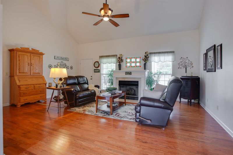 81 Oak Valley Dr, Spring Hill, TN 37174