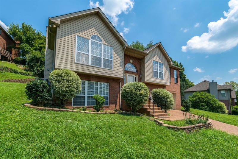 5168 W Oak Highland Dr, Antioch, TN 37013