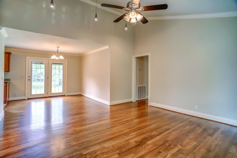 971 Beech Bend Dr, Nashville, TN 37221
