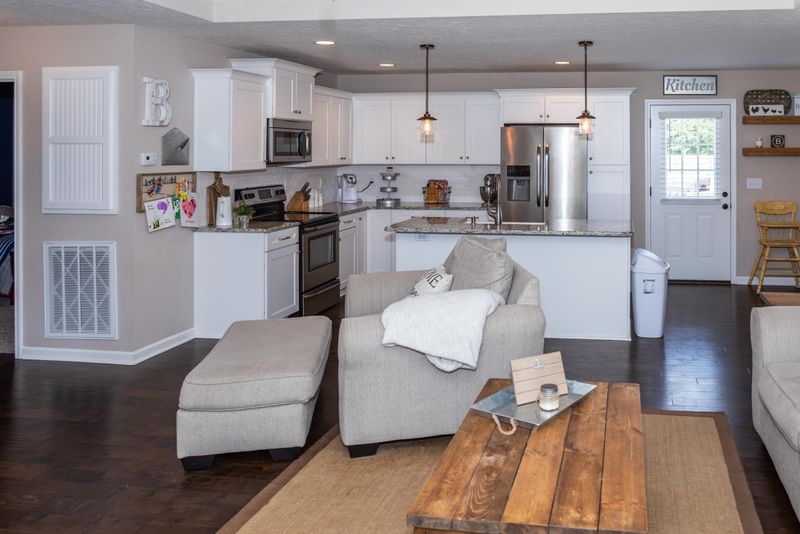 2567 W Mount Vernon Rd, Bethpage, TN 37022