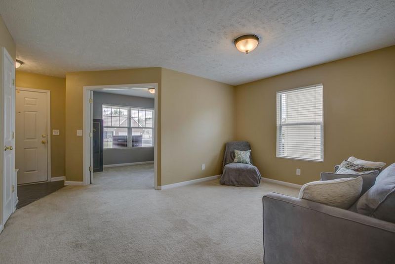 5735 Roxbury Dr, Murfreesboro, TN 37128