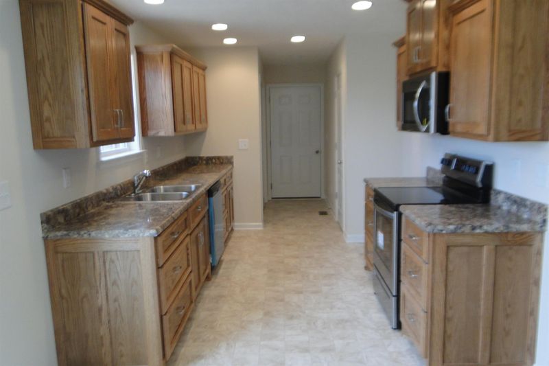 2045 Eisley Ln, Columbia, TN 38401