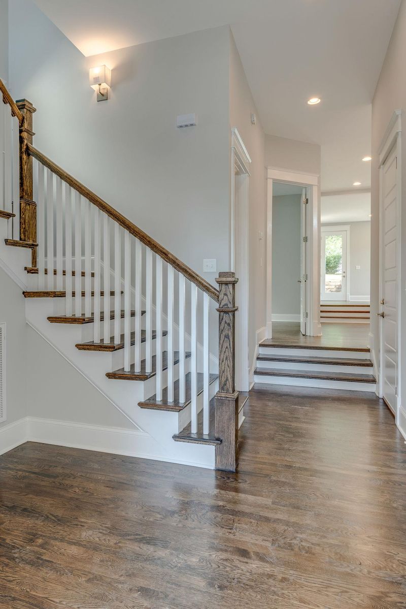 2417B Porter Rd, Nashville, TN 37206