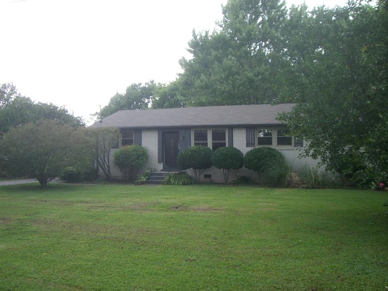 120 Steve Roberts Dr, Smyrna, TN 37167