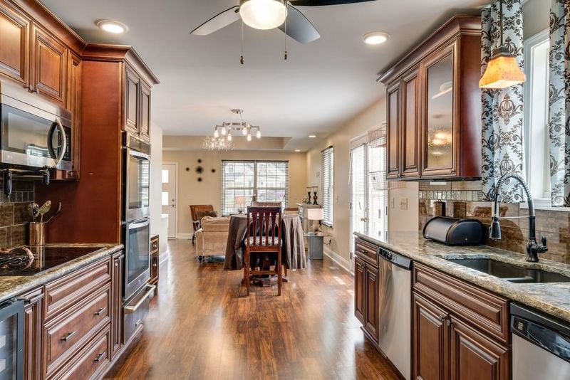 2922 Lee Davis Rd, Nashville, TN 37216