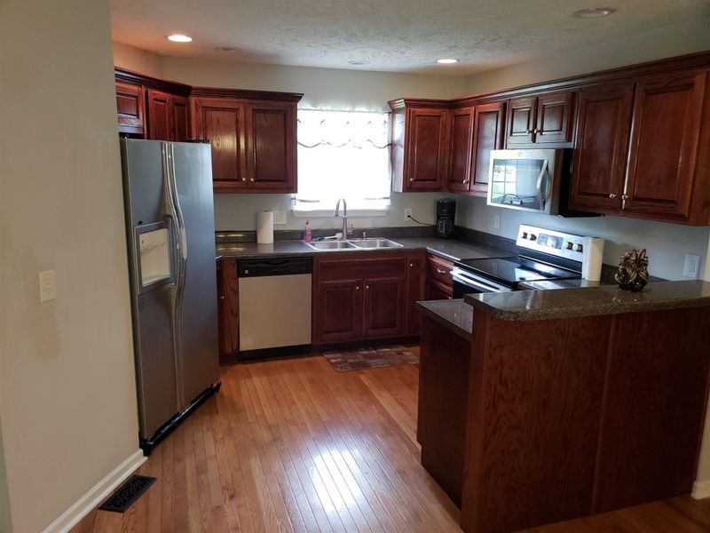 582 Windy Rd, Mount Juliet, TN 37122
