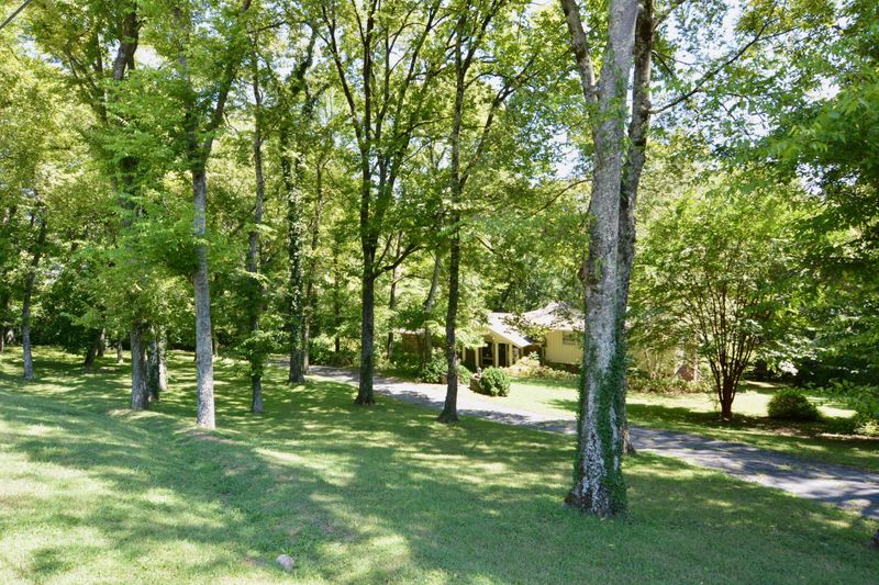 4620 Skymont Dr, Nashville, TN 37215