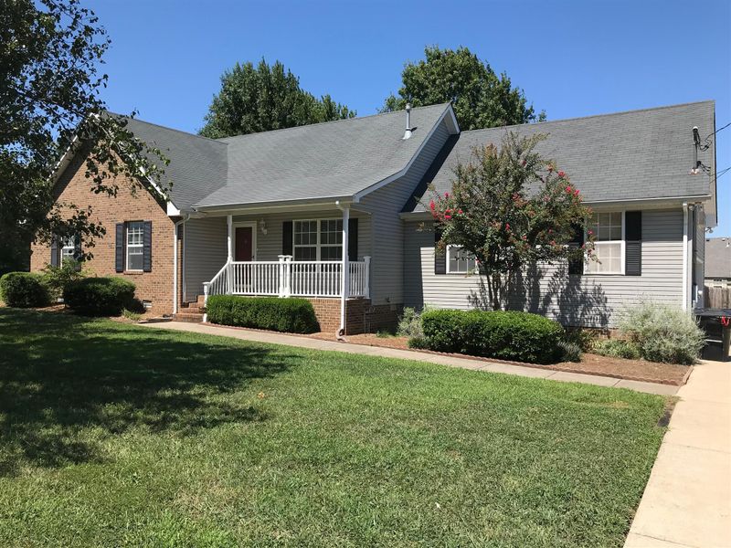 2124 Dothan Dr, Murfreesboro, TN 37128