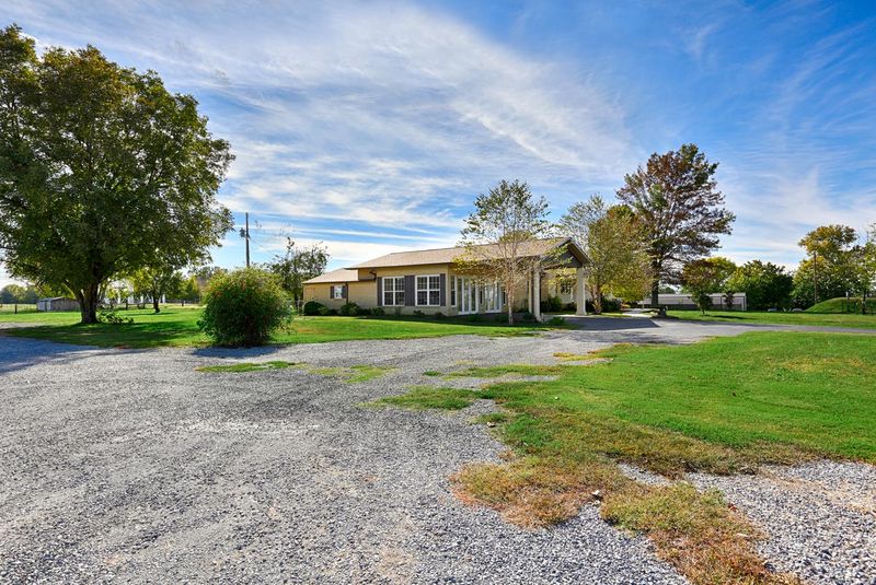 15110 New Cut Rd, Athens, AL 35611