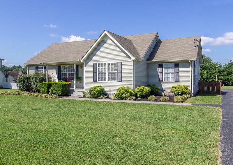 105 Guinevere Ct, Murfreesboro, TN 37127