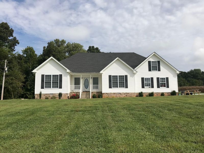 2220 Kinneys Rd, Cedar Hill, TN 37032