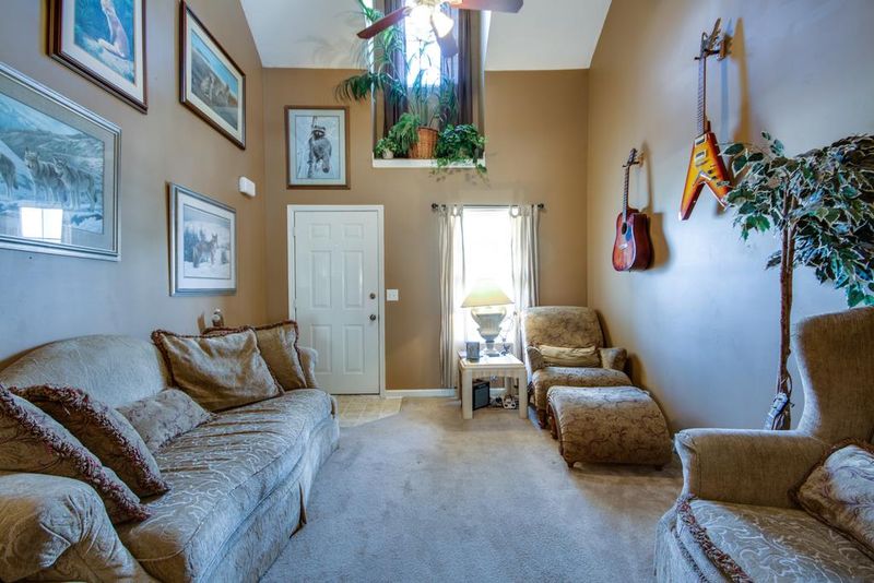 1433 Westview Dr, Murfreesboro, TN 37128