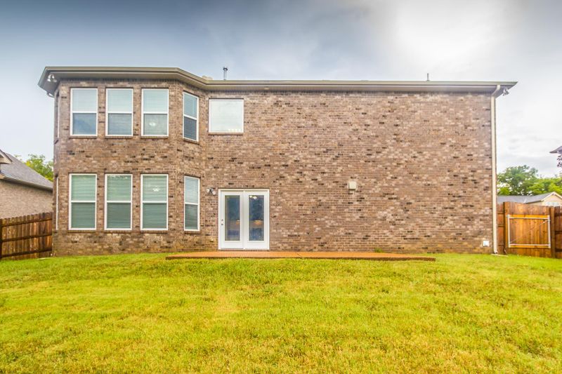 613 Collinscrest Ct, Nashville, TN 37221