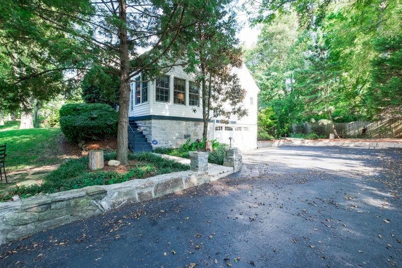 2004 Cedar Ln, Nashville, TN 37212