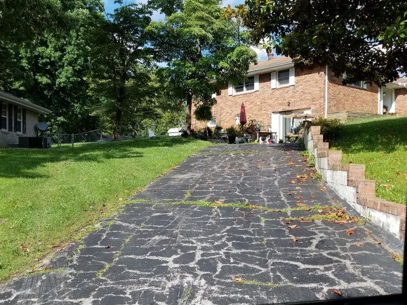 301 Luther Rd, Dickson, TN 37055