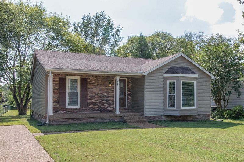 951 Beech Bend Dr, Nashville, TN 37221