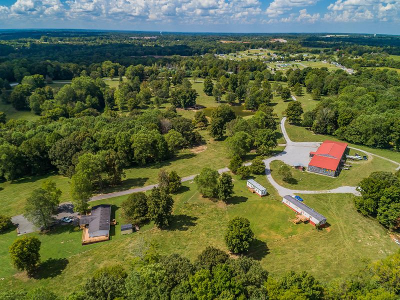 1734 Mcmahan Hollow Rd, Pleasant View, TN 37146