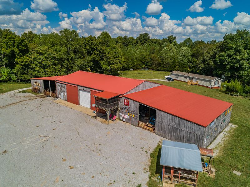 1734 Mcmahan Hollow Rd, Pleasant View, TN 37146