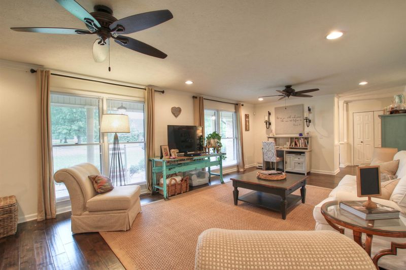 1850 James Dr, Murfreesboro, TN 37129