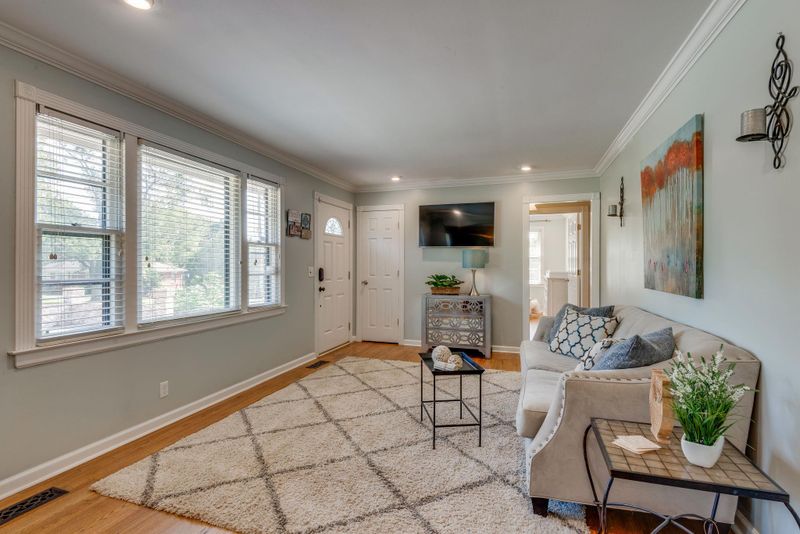 589 Whispering Hills Dr, Nashville, TN 37211