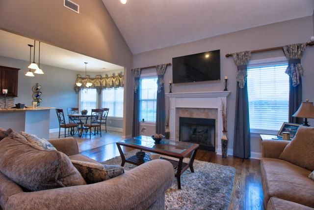 3351 Foxside Ln, Murfreesboro, TN 37128