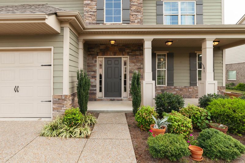 5795 Napa Valley Dr, Smyrna, TN 37167