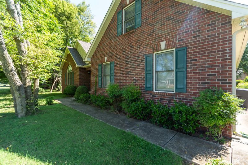 2406 Long Meadow Dr, Murfreesboro, TN 37129
