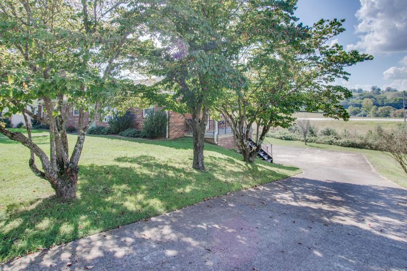 191 Hillcrest Cir, Gordonsville, TN 38563