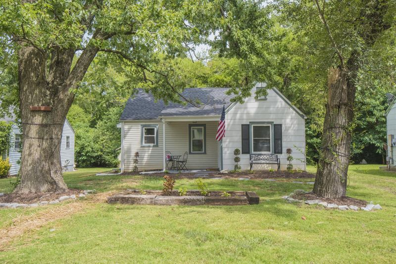 1106 Jetton Dr, Murfreesboro, TN 37130